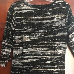 Dunia’s famous Tuck Top